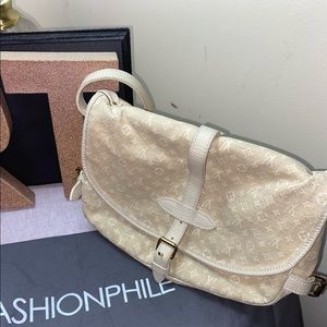 Louis Vuitton Saumur